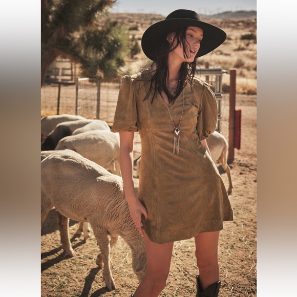 27 Faux Suede V-neck Bubble Sleeve Shift Dress - Picture 3 of 5